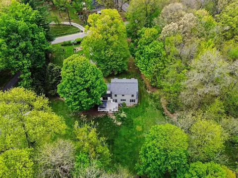 View/Area - 2813 Brookside, Jackson, MI 49203 photo 2 of 3