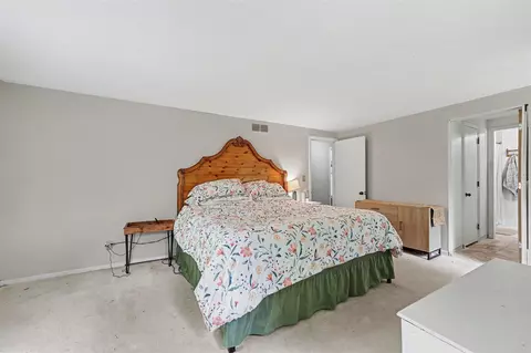 Bedroom - 2813 Brookside, Jackson, MI 49203 photo 1 of 7