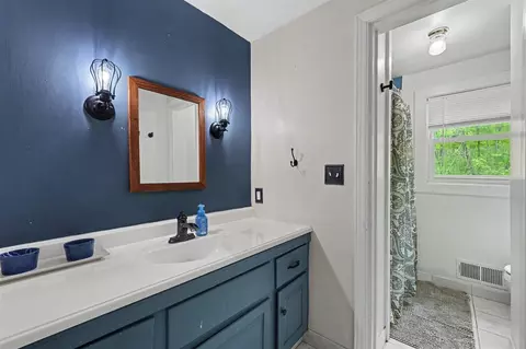 Bath - 2813 Brookside, Jackson, MI 49203 photo 3 of 3