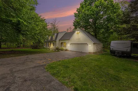 2813 Brookside, Jackson, MI 49203