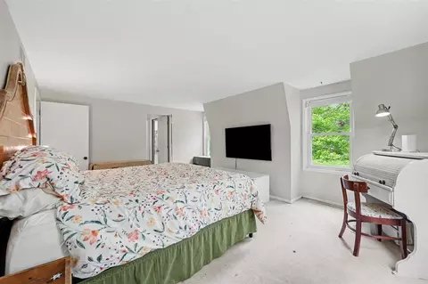 Bedroom - 2813 Brookside, Jackson, MI 49203 photo 2 of 7