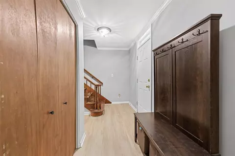 Entry Way - 2813 Brookside, Jackson, MI 49203 photo 2 of 2