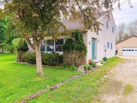5175 Pleasant Vly, Manitou Beach, MI 49253