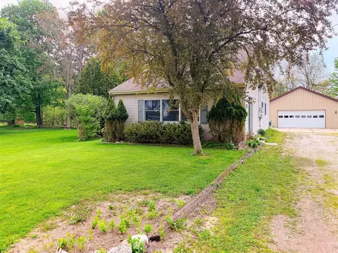 5175 Pleasant Vly, Manitou Beach, MI 49253