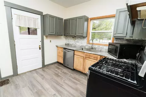 Kitchen - 110 E Main, Edmore, MI 48829 photo 4 of 4