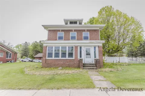 110 E Main, Edmore, MI 48829