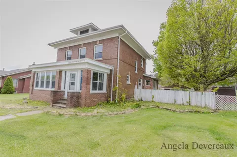 Exterior - 110 E Main, Edmore, MI 48829 photo 2 of 13