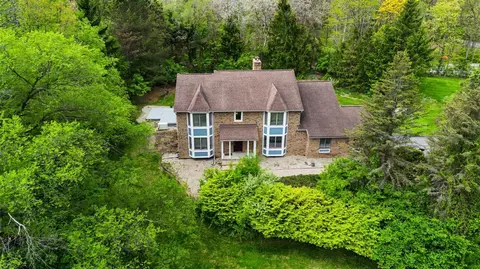 5026 Arbor Vly, Ann Arbor, MI 48105