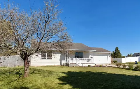 52821 County Road 657, Paw Paw, MI 49079