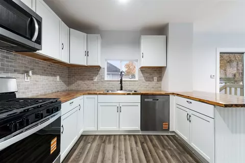 Kitchen - 317 Orange, Jackson, MI 49202 photo 3 of 6