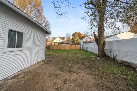 Exterior - 317 Orange, Jackson, MI 49202 photo 9 of 12