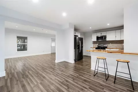 Living - 317 Orange, Jackson, MI 49202 photo 8 of 9
