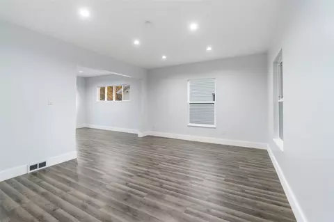 Living - 317 Orange, Jackson, MI 49202 photo 1 of 9