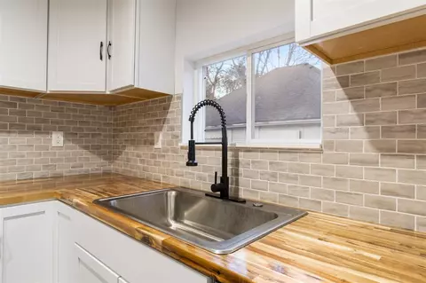Kitchen - 317 Orange, Jackson, MI 49202 photo 5 of 6