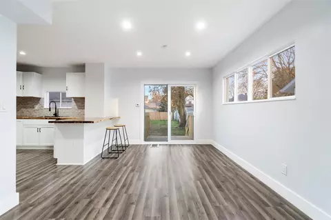 Living - 317 Orange, Jackson, MI 49202 photo 5 of 9
