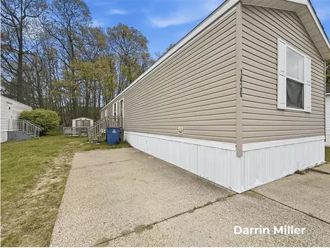 1436 Sarnia, Norton Shores, MI 49444