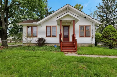 4308 Pleasant Grv, Lansing, MI 48910