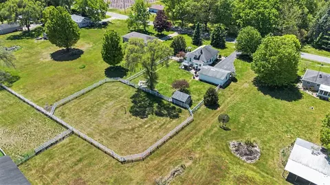 1165 S Bainbridge Ctr, Benton Harbor, MI 49022
