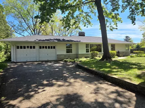 4029 Lakeside, Kalamazoo, MI 49008