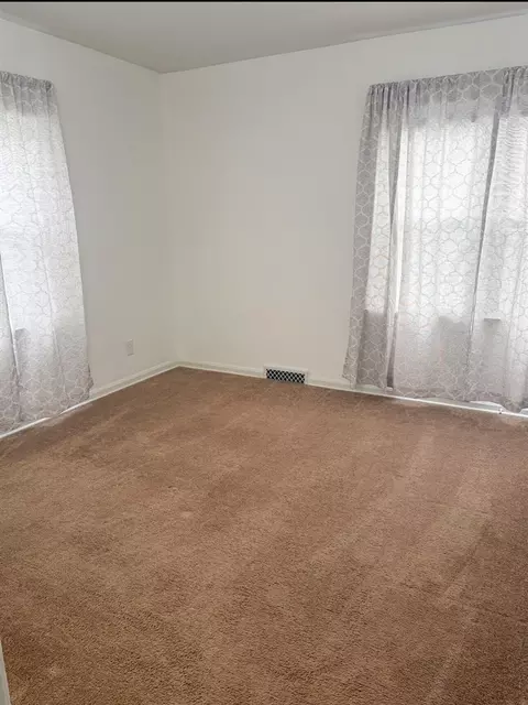 Bedroom - 1012 Sixth, Jackson, MI 49203 photo 2 of 4