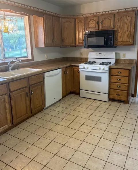 Kitchen - 1012 Sixth, Jackson, MI 49203 photo 1 of 3