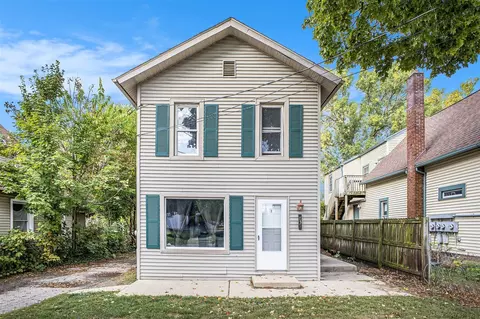 831 Vine, Lansing, MI 48912