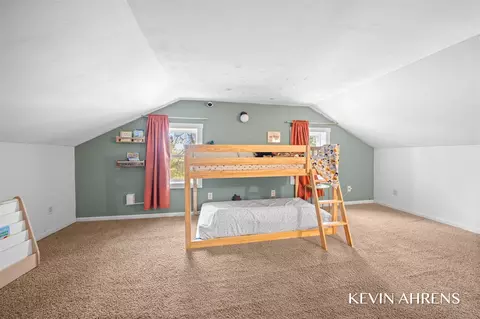 Bedroom - 16927 Juniper, Conklin, MI 49403 photo 2 of 7