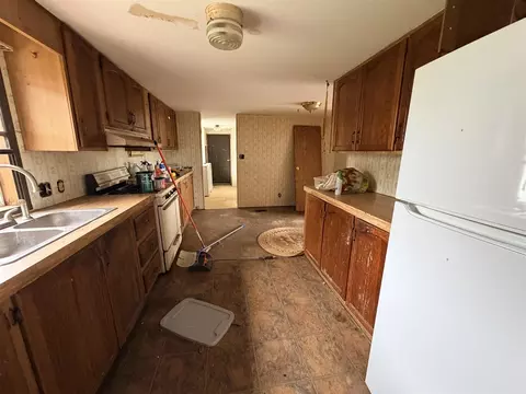 Kitchen - 1734 E Wilson, Custer, MI 49405 photo 2 of 2