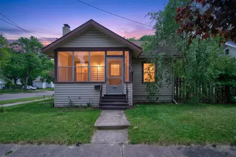 1101 Woodsum, Jackson, MI 49203