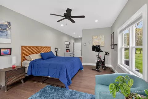 Bedroom - 7615 Lansing, Jackson, MI 49201 photo 4 of 12