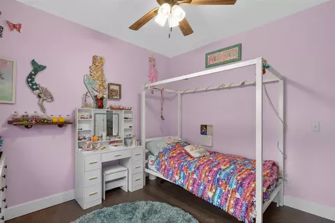 Bedroom - 7615 Lansing, Jackson, MI 49201 photo 6 of 12