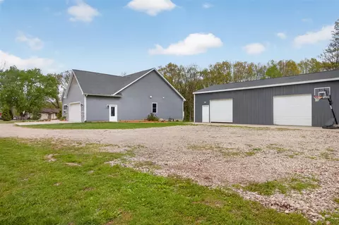 Exterior - 7615 Lansing, Jackson, MI 49201 photo 19 of 26