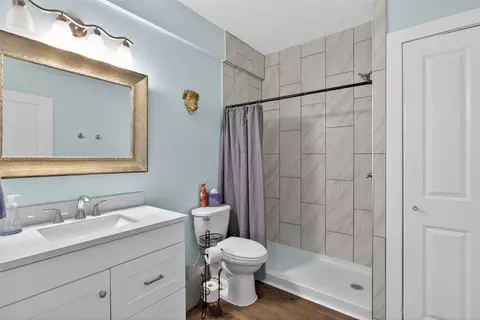 Bath - 7615 Lansing, Jackson, MI 49201 photo 12 of 13