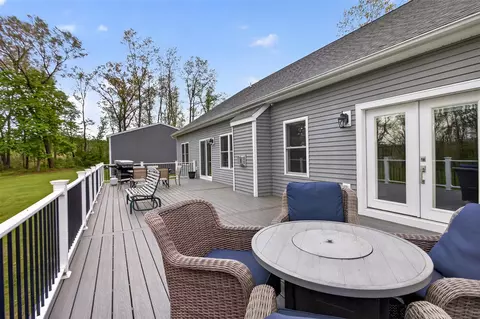 Exterior - 7615 Lansing, Jackson, MI 49201 photo 11 of 26
