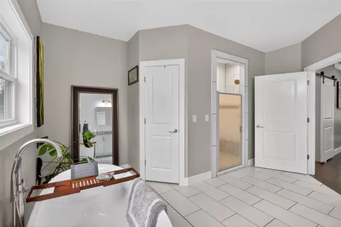 Bath - 7615 Lansing, Jackson, MI 49201 photo 4 of 13