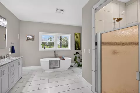 Bath - 7615 Lansing, Jackson, MI 49201 photo 2 of 13