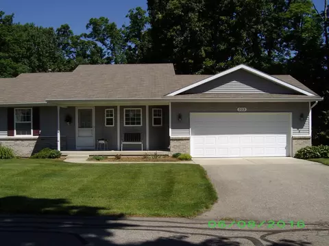 333 Timber Crk, Comstock Park, MI 49321