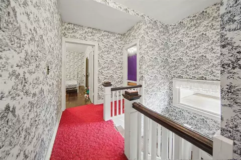 Entry Way - 1011 W Maumee, Adrian, MI 49221 photo 3 of 4