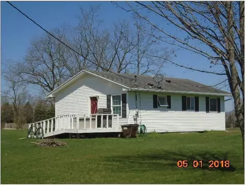 8103 Wolf Lk, Brooklyn, MI 49230