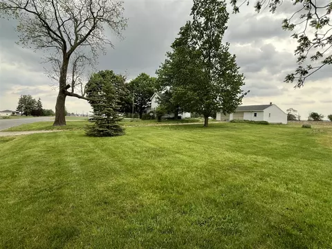13025 Jordan Lk, Lake Odessa, MI 48849
