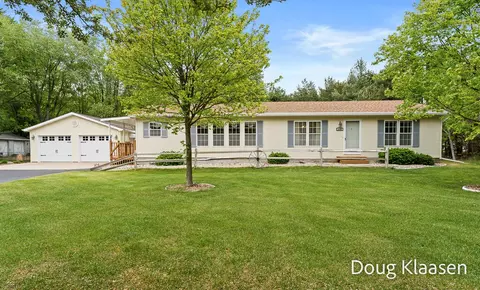 15707 New Holland, Holland, MI 49424