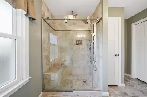 Bath - 1729 Plateau, Jackson, MI 49203 photo 4 of 5