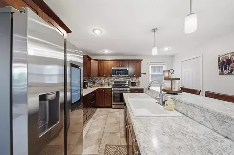 Kitchen - 1729 Plateau, Jackson, MI 49203 photo 1 of 4
