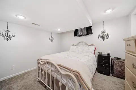 Bedroom - 1729 Plateau, Jackson, MI 49203 photo 7 of 9