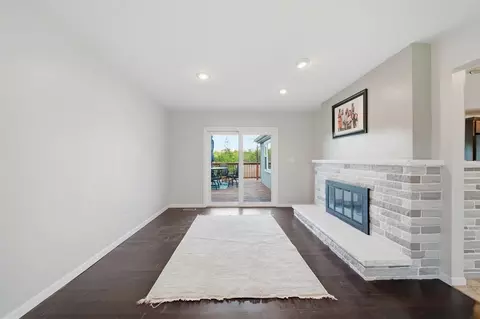 Living - 1729 Plateau, Jackson, MI 49203 photo 4 of 6