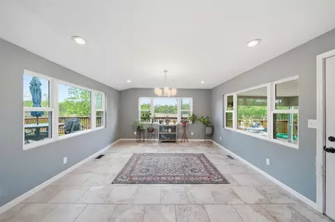 Living - 1729 Plateau, Jackson, MI 49203 photo 6 of 6