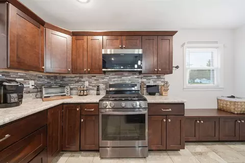 Kitchen - 1729 Plateau, Jackson, MI 49203 photo 2 of 4