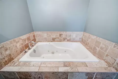 Bath - 1729 Plateau, Jackson, MI 49203 photo 1 of 5