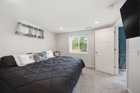 Bedroom - 1729 Plateau, Jackson, MI 49203 photo 9 of 9