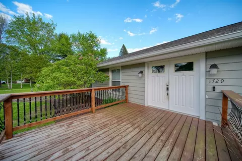 Exterior - 1729 Plateau, Jackson, MI 49203 photo 4 of 17